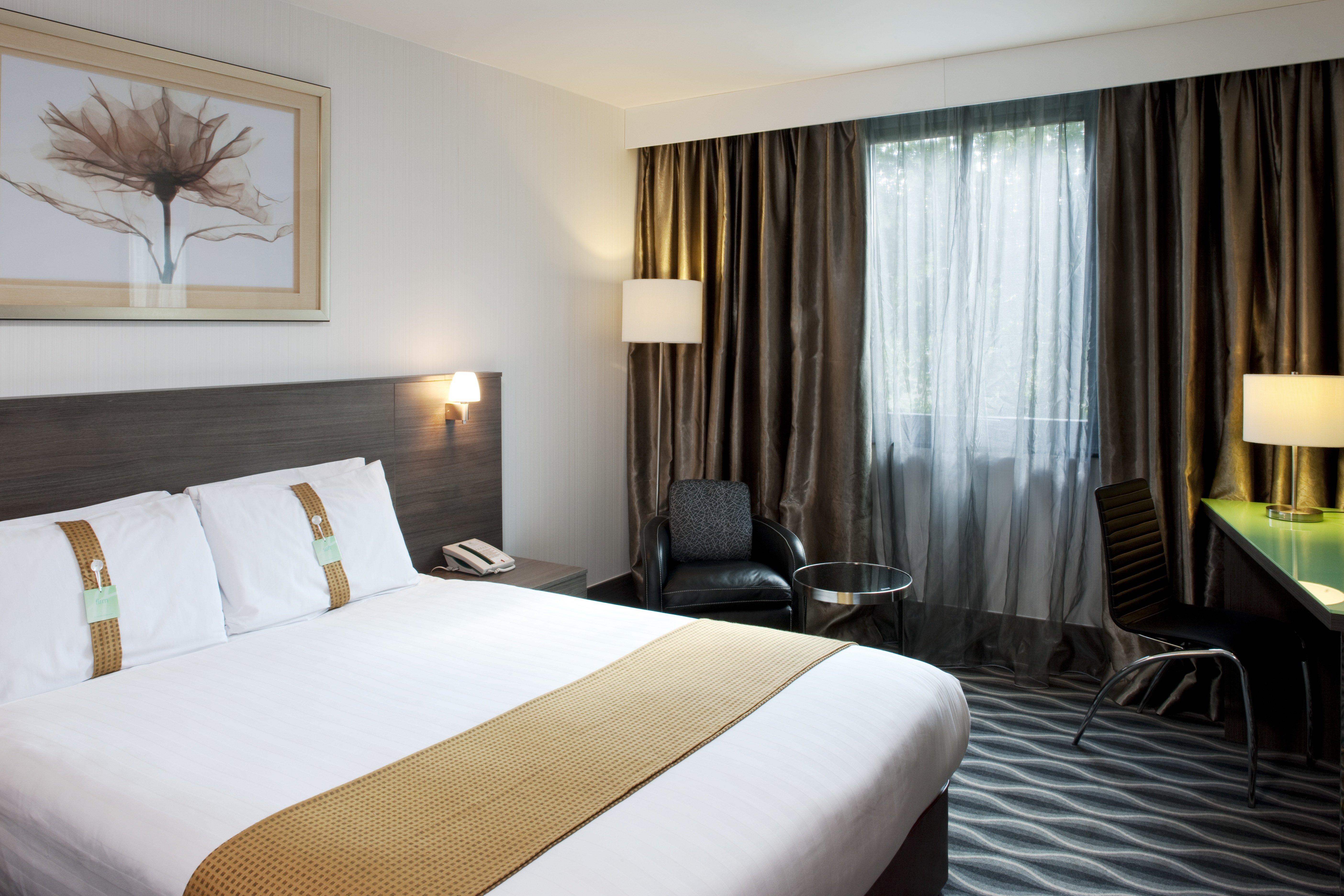 Отель Crowne Plaza London - Kingston By Ihg Surbiton Экстерьер фото