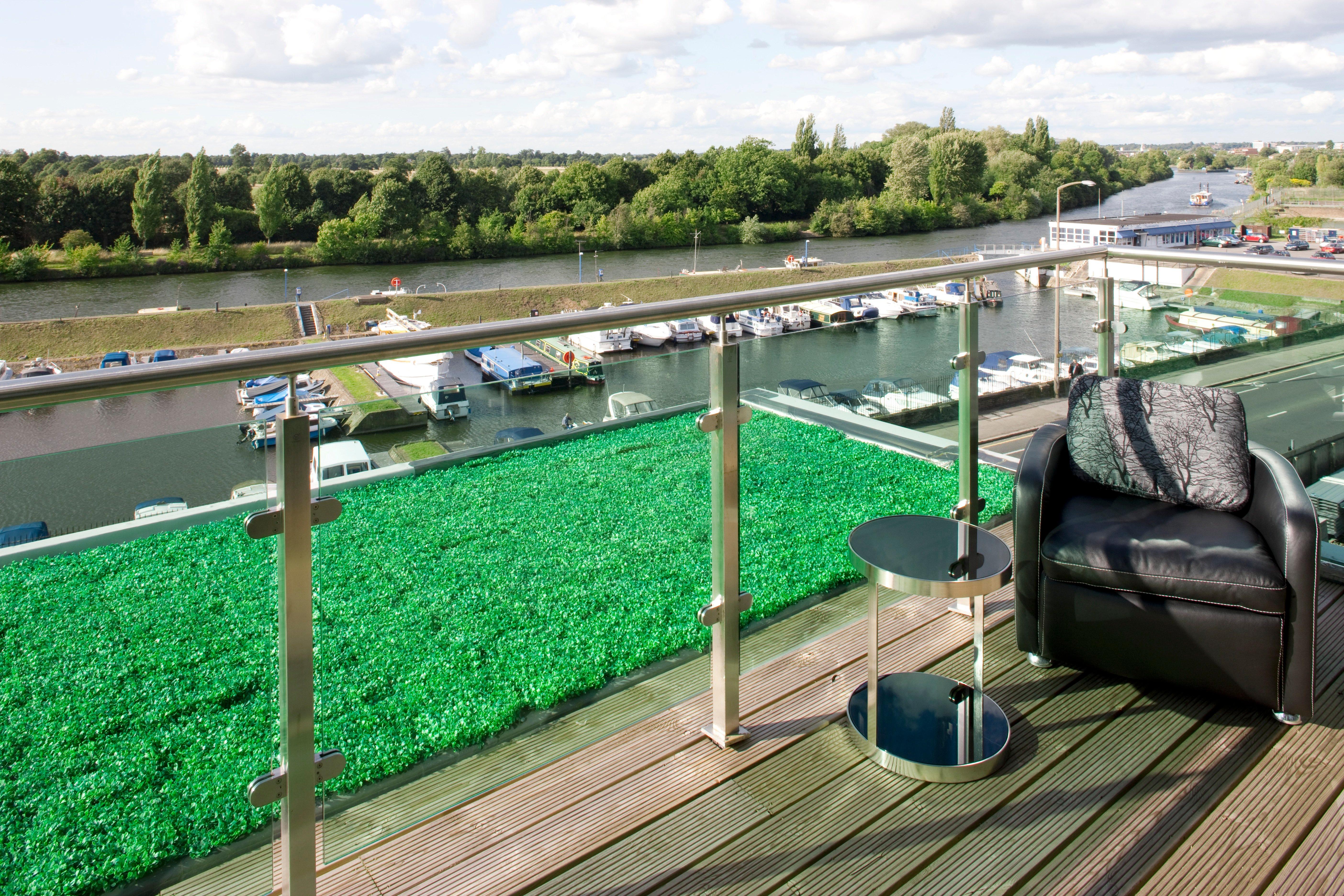 Отель Crowne Plaza London - Kingston By Ihg Surbiton Экстерьер фото
