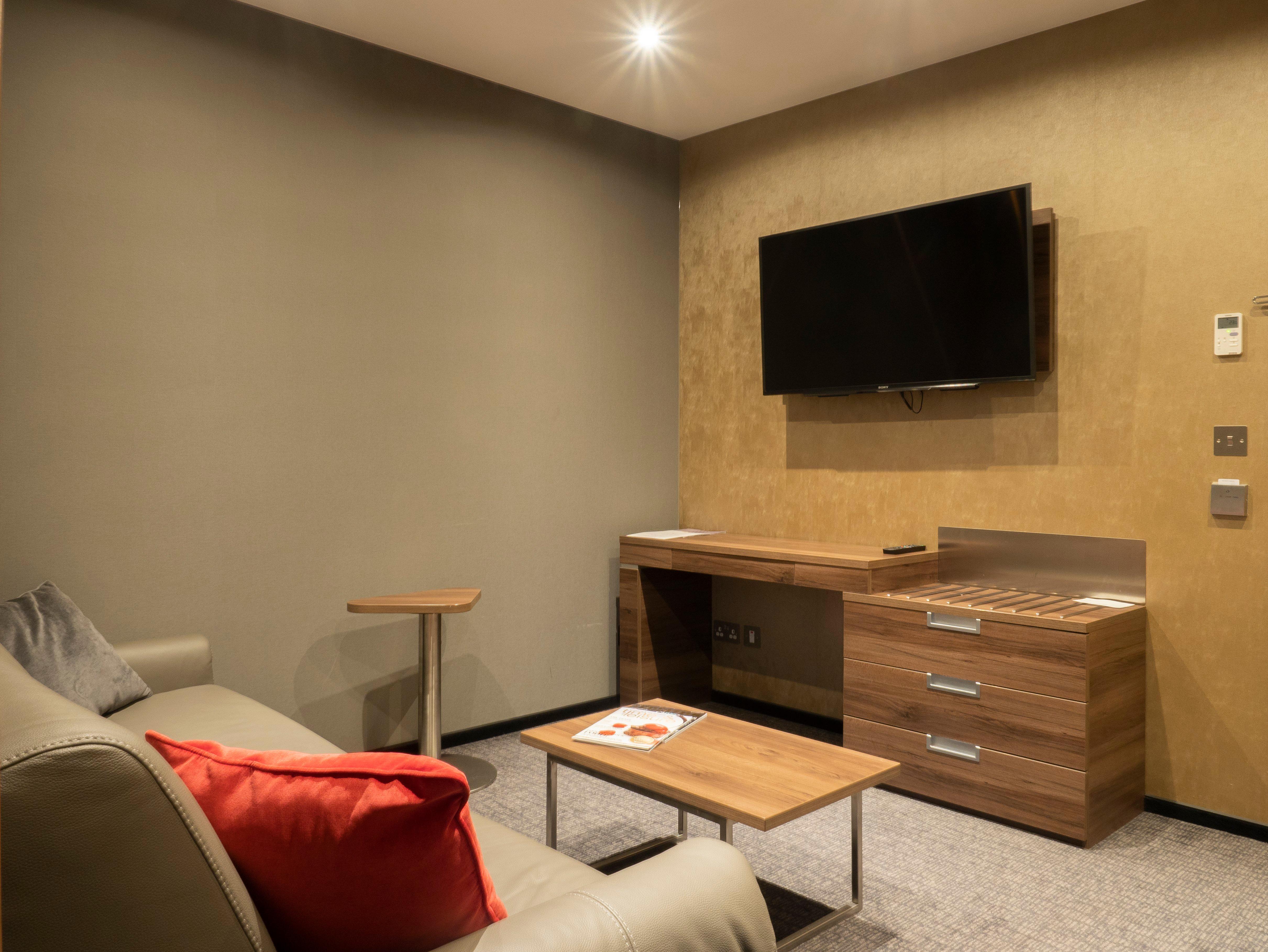 Отель Crowne Plaza London - Kingston By Ihg Surbiton Экстерьер фото