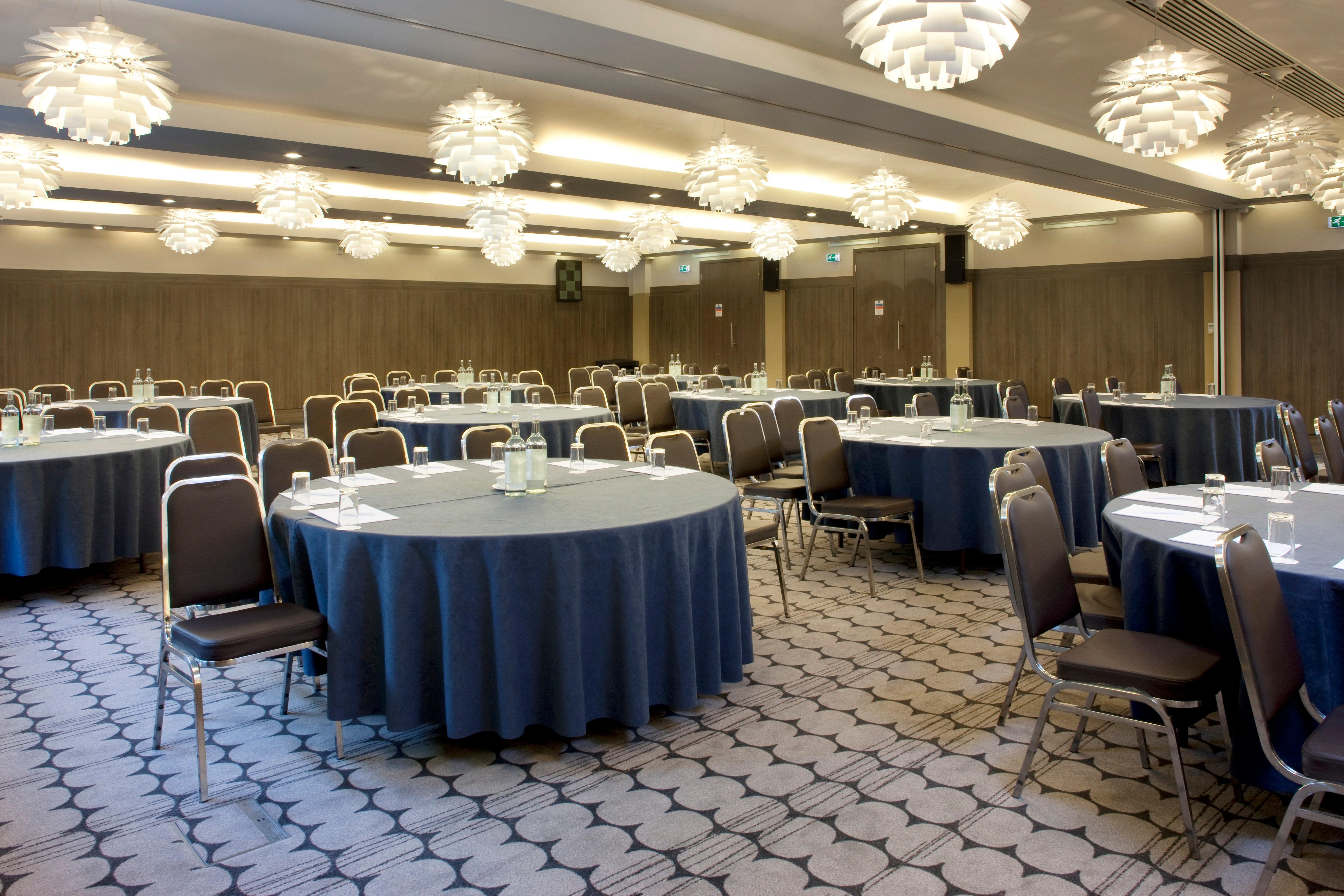 Отель Crowne Plaza London - Kingston By Ihg Surbiton Экстерьер фото