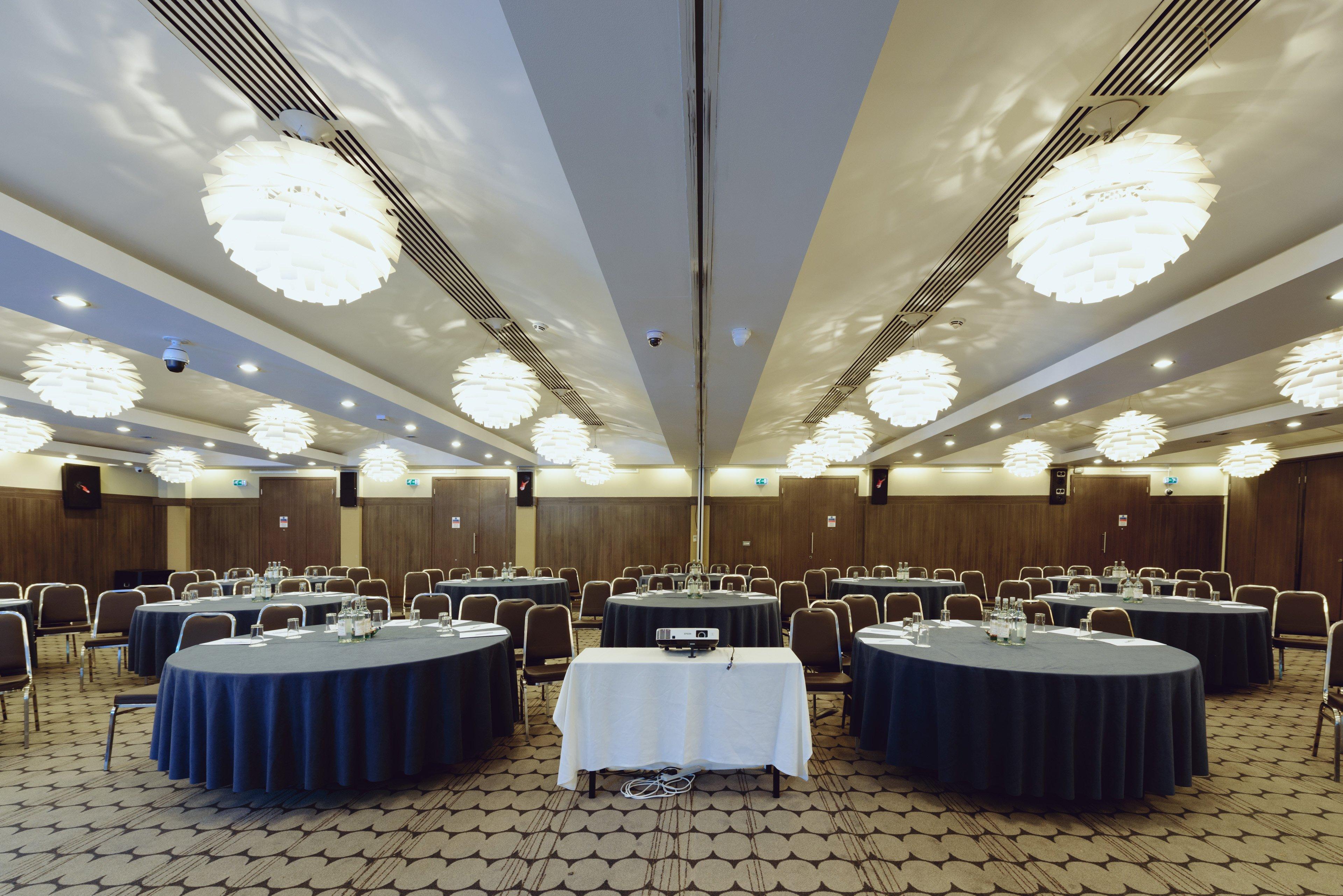 Отель Crowne Plaza London - Kingston By Ihg Surbiton Экстерьер фото