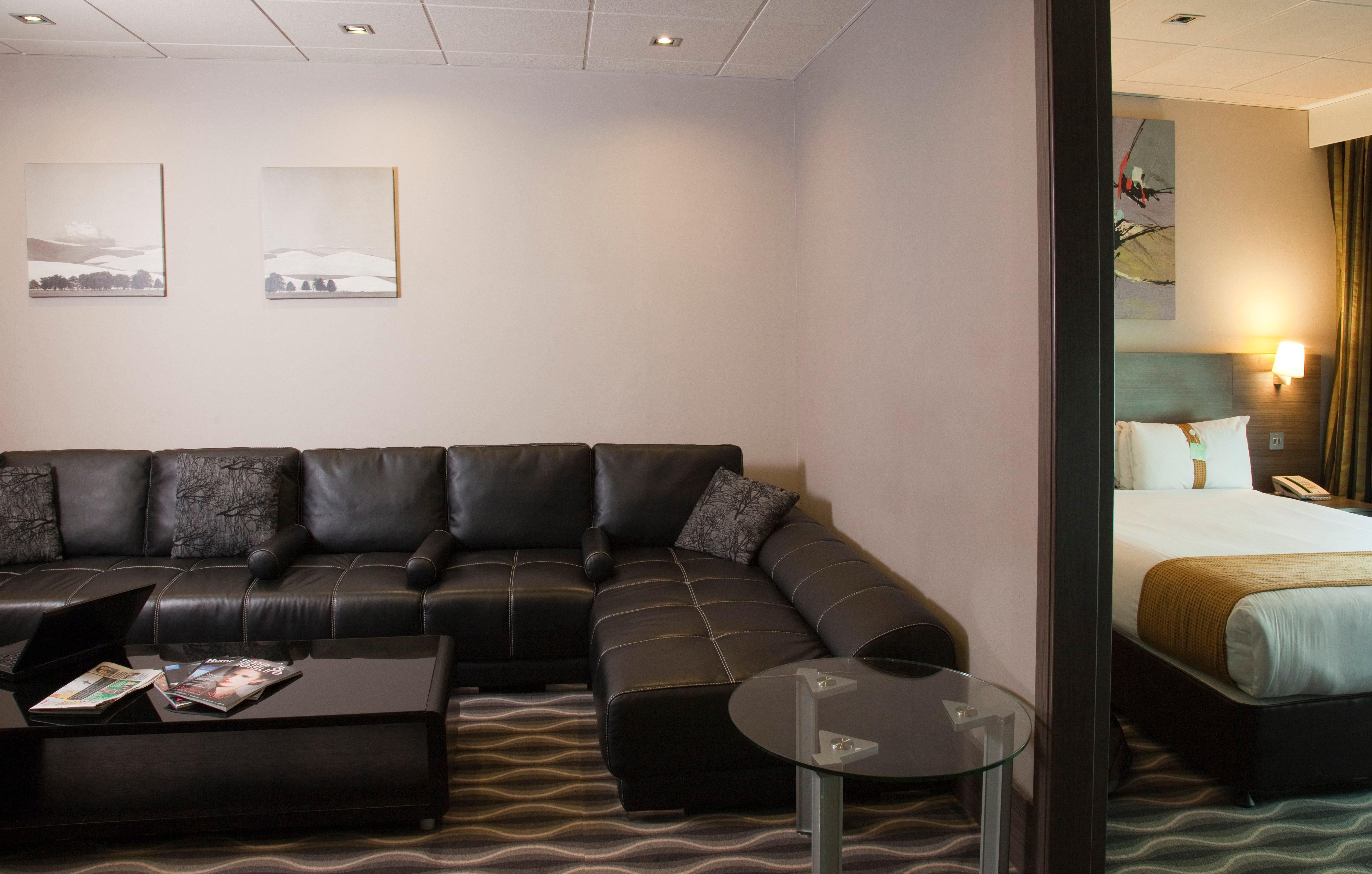 Отель Crowne Plaza London - Kingston By Ihg Surbiton Экстерьер фото
