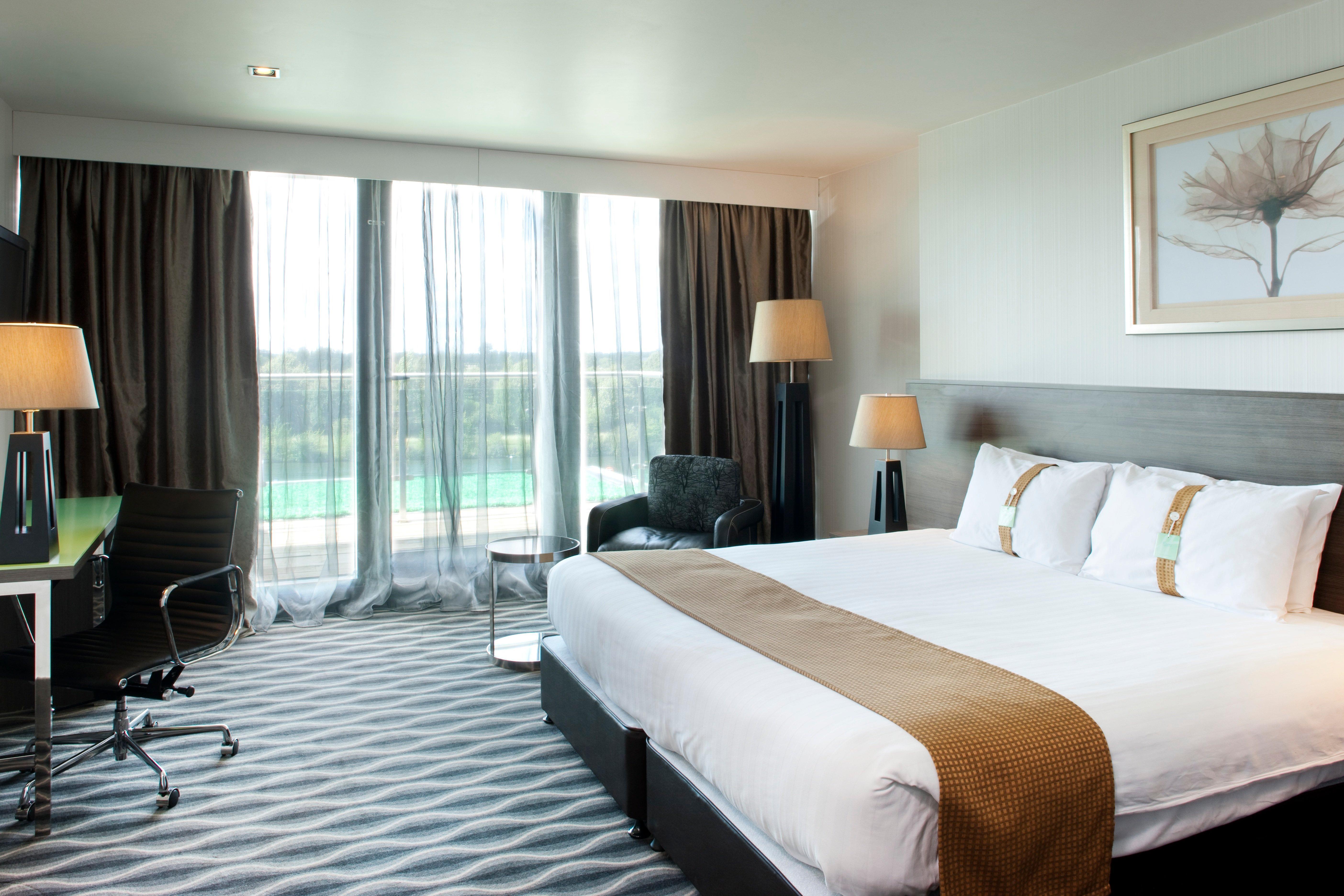 Отель Crowne Plaza London - Kingston By Ihg Surbiton Экстерьер фото