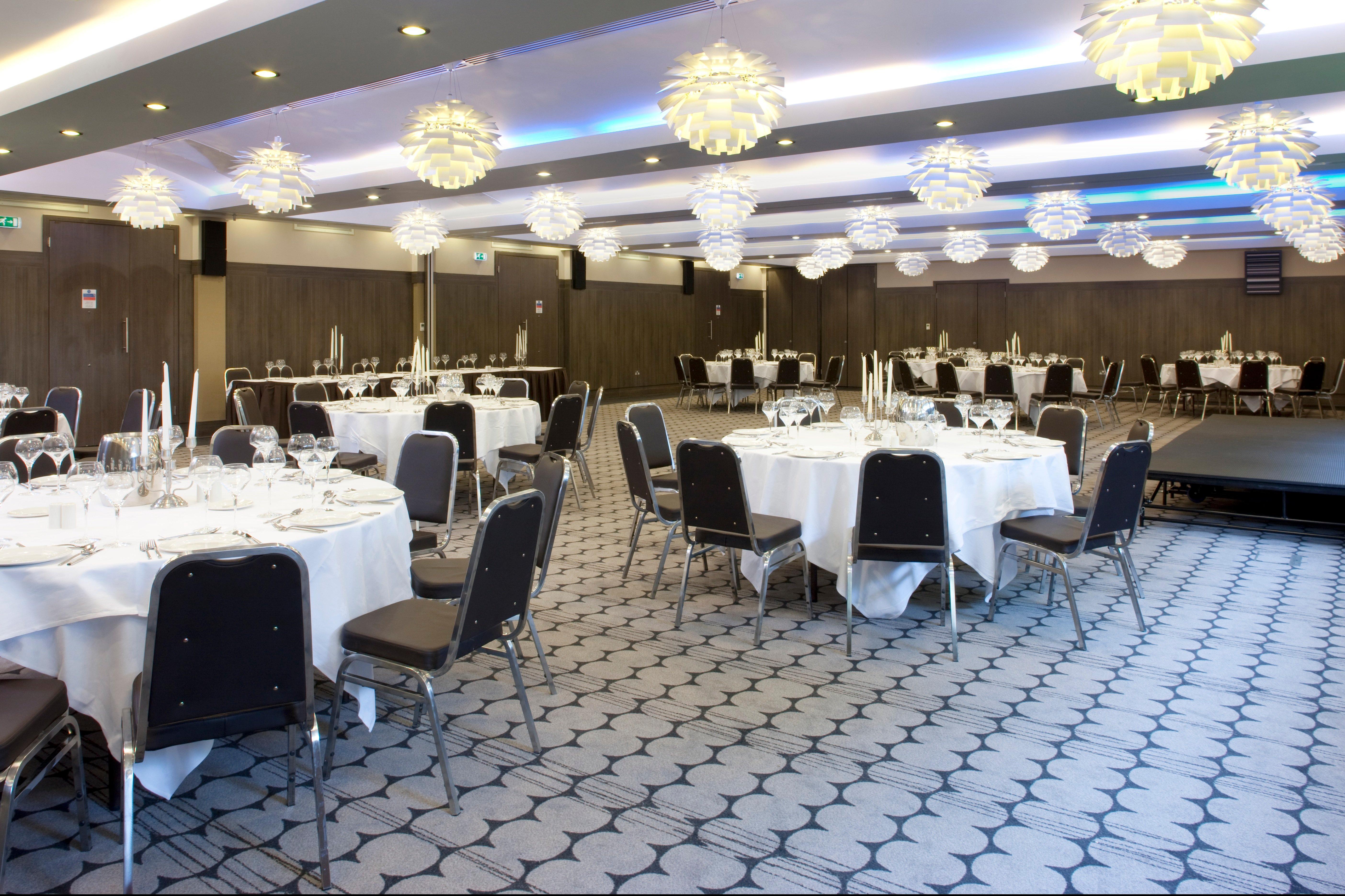 Отель Crowne Plaza London - Kingston By Ihg Surbiton Экстерьер фото
