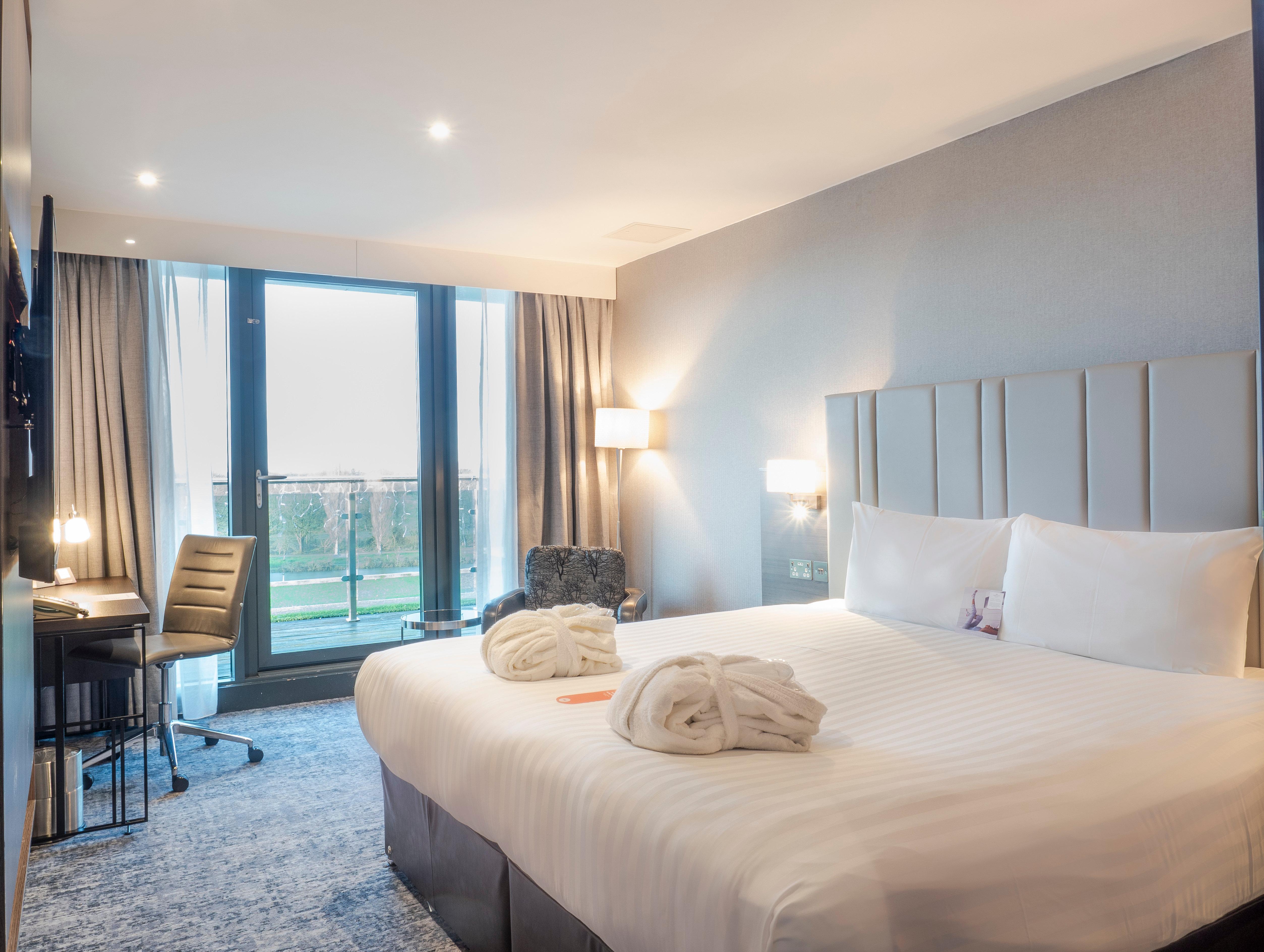 Отель Crowne Plaza London - Kingston By Ihg Surbiton Экстерьер фото