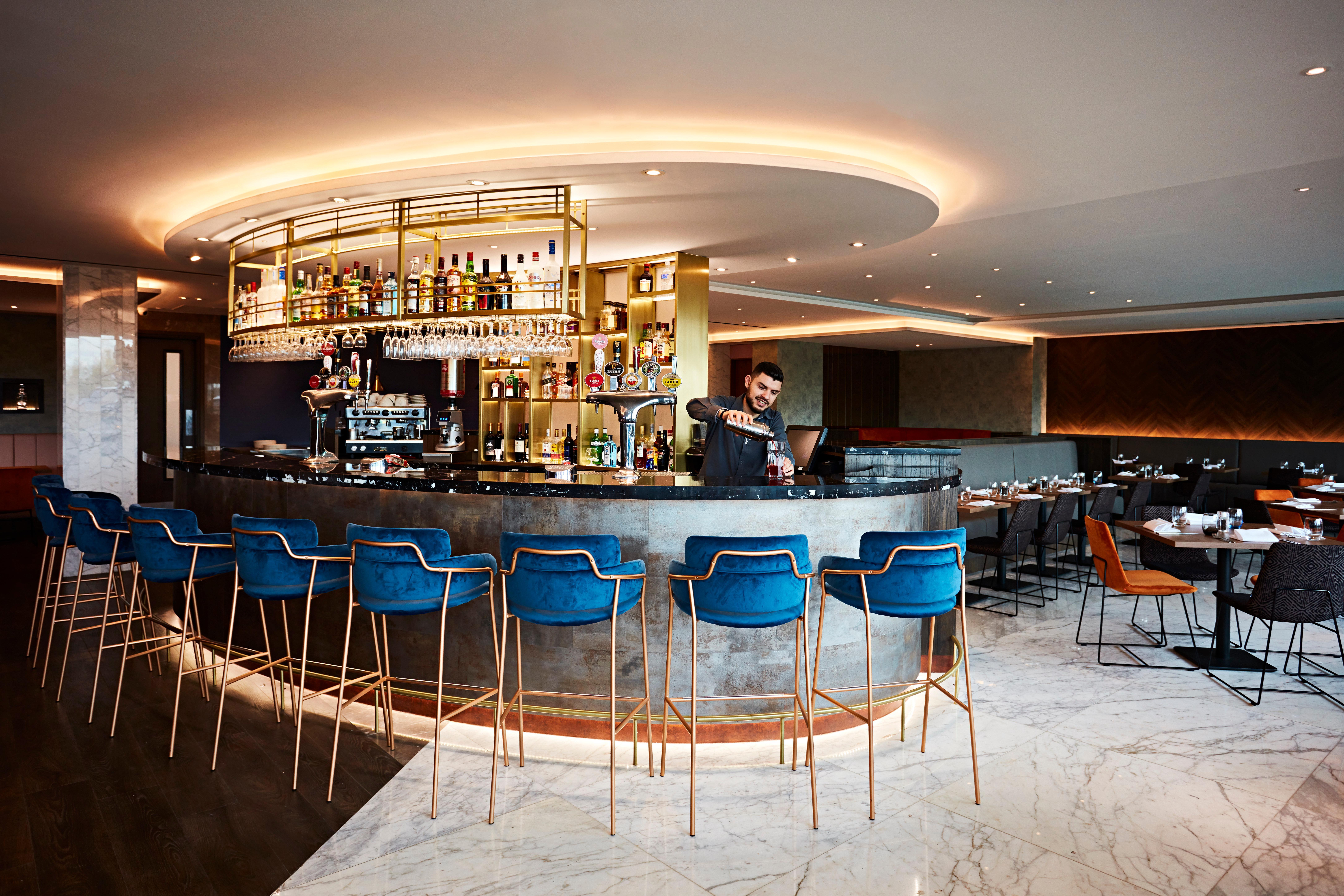 Отель Crowne Plaza London - Kingston By Ihg Surbiton Экстерьер фото