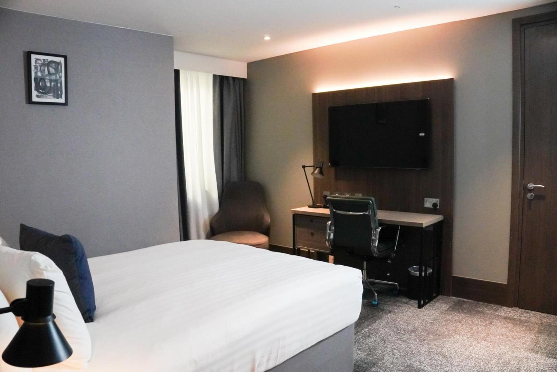 Отель Crowne Plaza London - Kingston By Ihg Surbiton Экстерьер фото